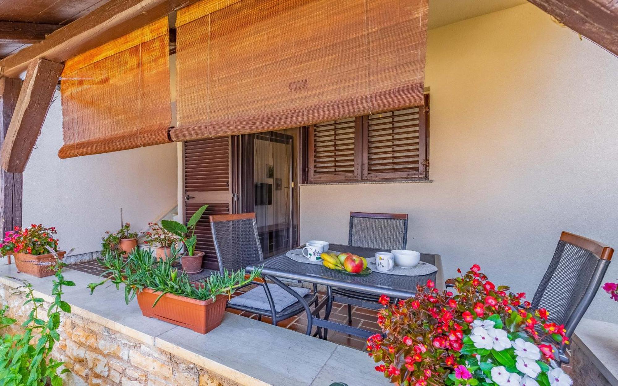 Apartment Eva Medulin Exterior photo